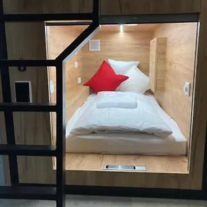  Hostal Capsule Zizkov Tower República Checa